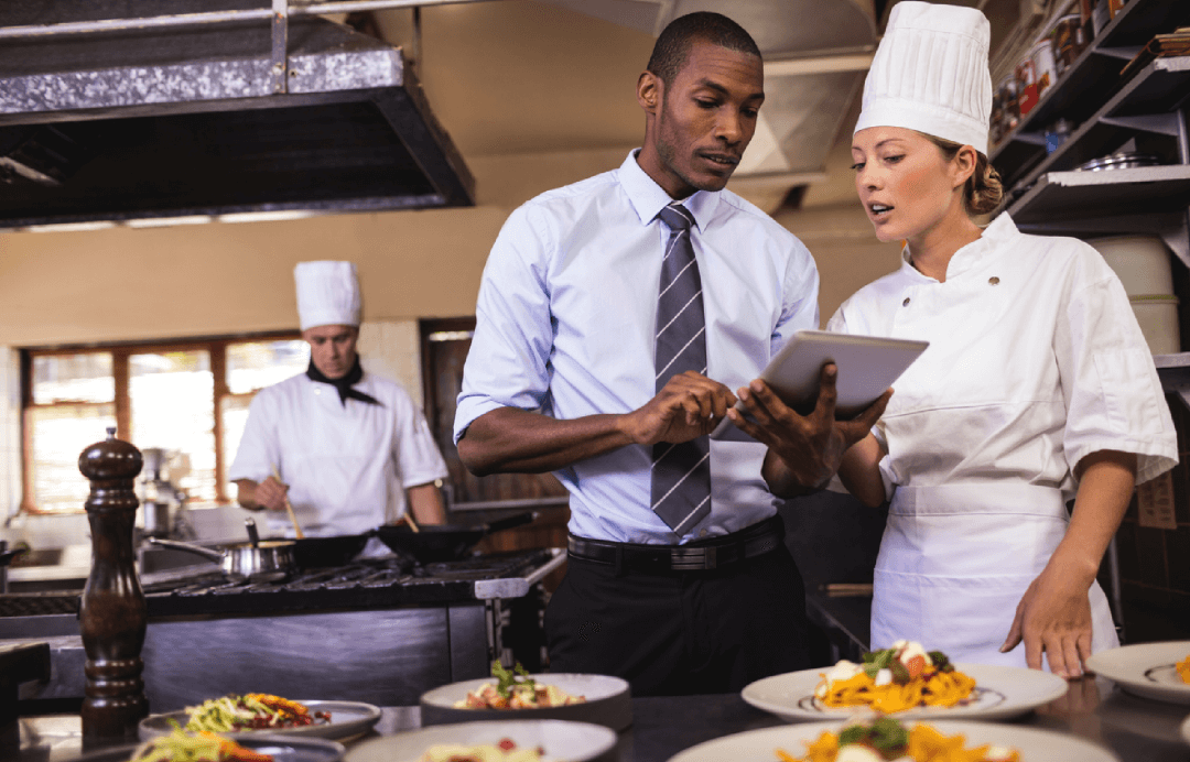 Conheça as inúmeras vantagens que a internet pode oferecer ao seu restaurante